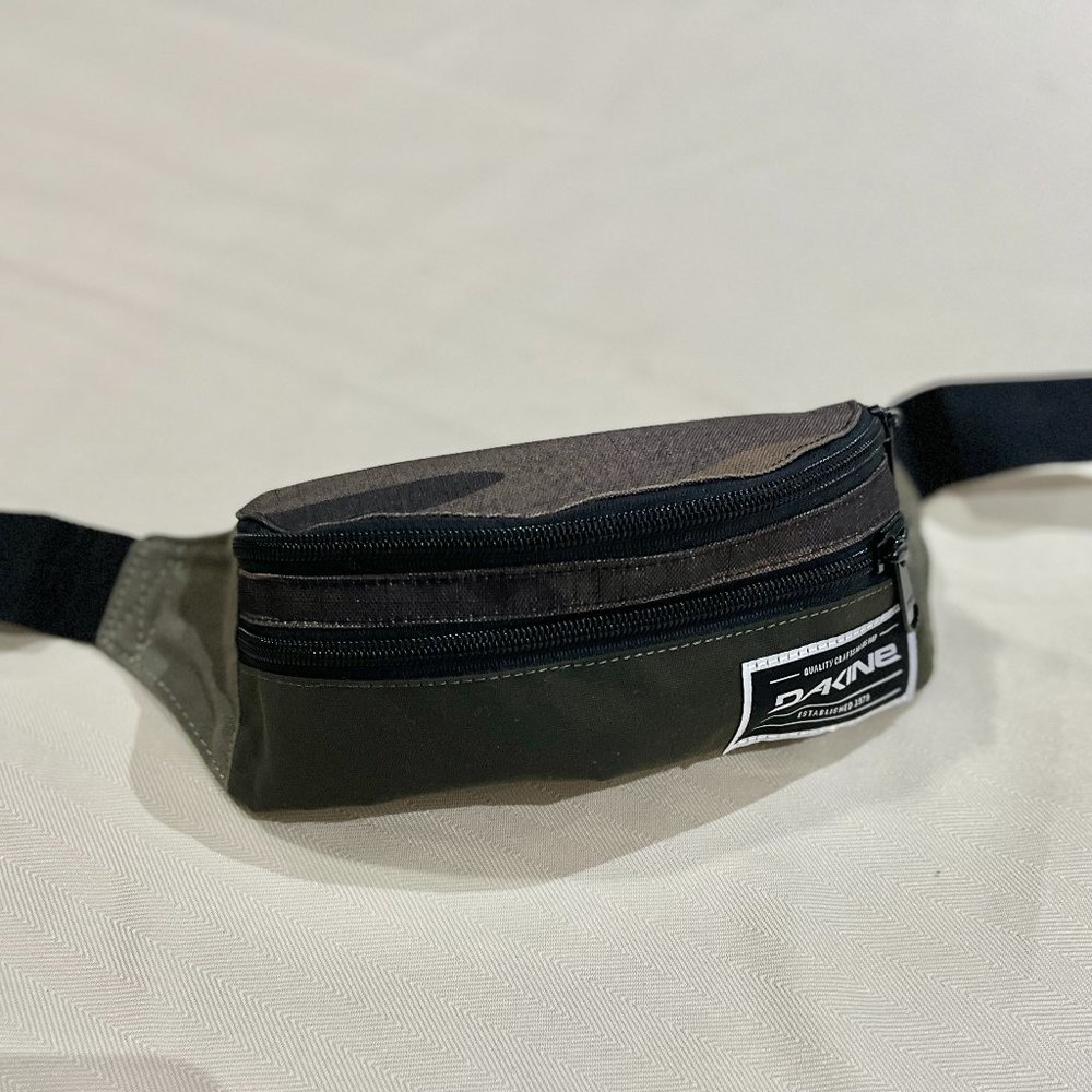 Dakine Classic Hip Pack/Belt Bag - Picture 2 of 7